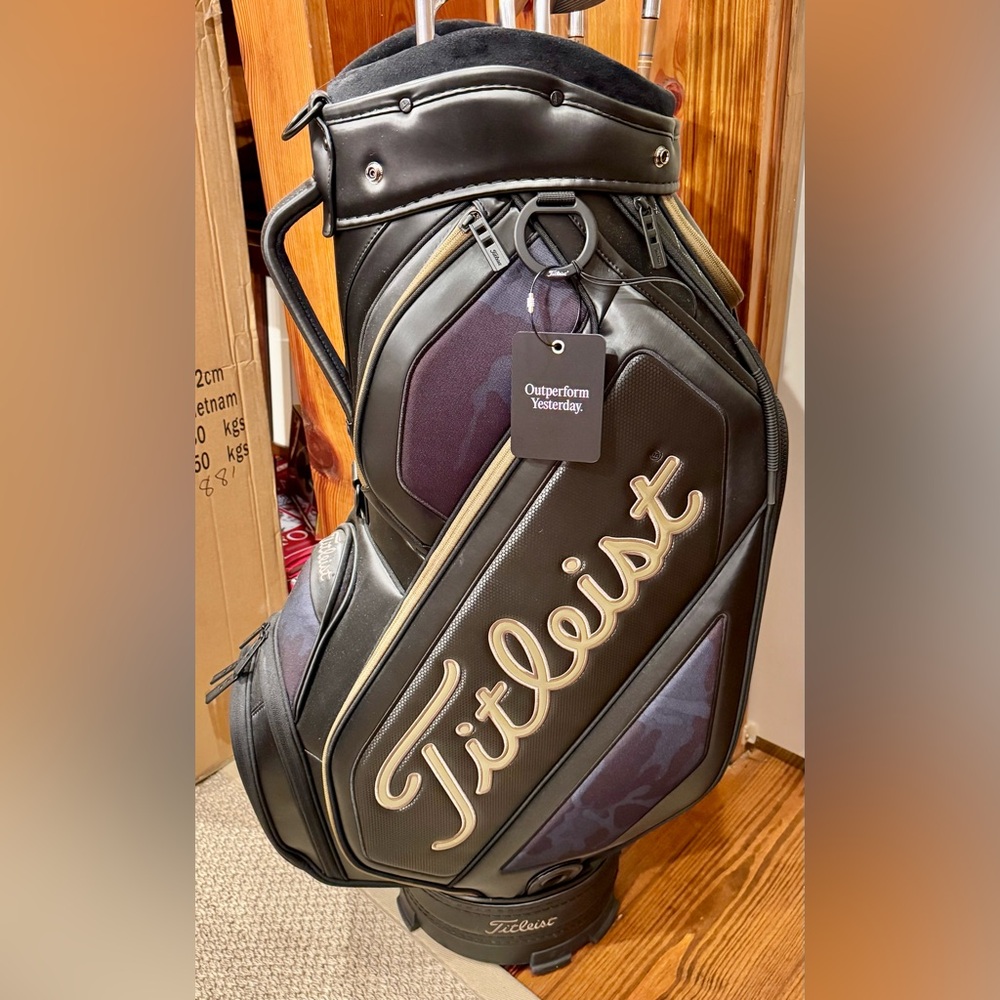 Titleist Folds of Honor limited edition golf bag. NWTags